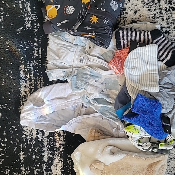 0-3  boys infant - Picture 1 of 4